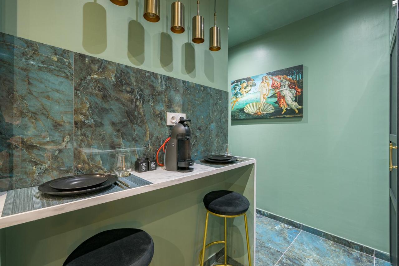 Le Musee D'Aphrodite / Jacuzzi Montgeron Exteriér fotografie